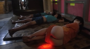 한국야동 미친듯이 대담한 문란한 찜질방 나들이